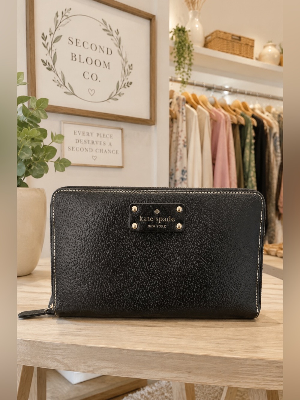 Kate Spade Black Zip Around Travel Wallet Organizer/Passport